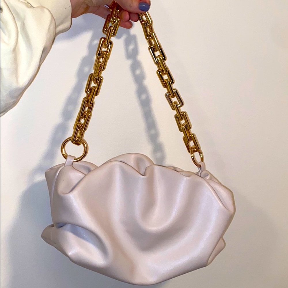 NEW Off white Handbag with Gold Chain
